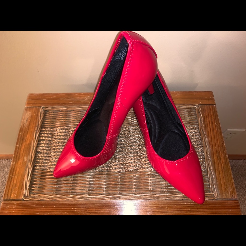 Vera Wang Red Pumps